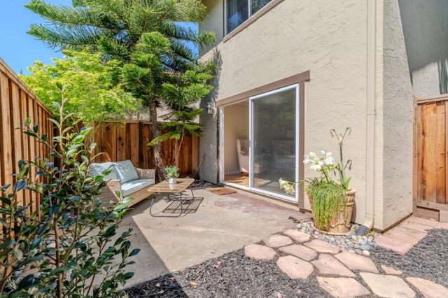 1041 Oddstad Boulevard, Pacifica, CA 94044