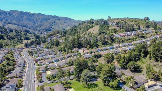 1041 Oddstad Boulevard, Pacifica, CA 94044