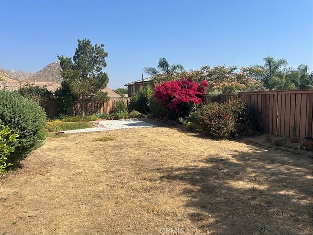 729 Bailey Lane, San Jacinto, CA 92582