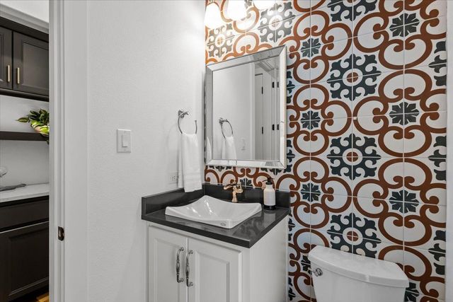 901 E Flying Owl DR, Johnson City, TX 78636