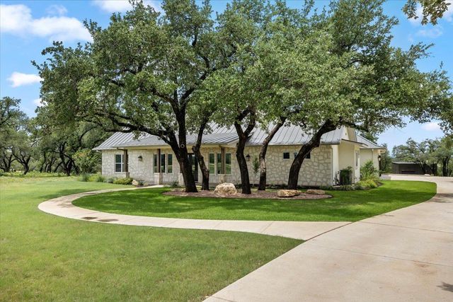 901 E Flying Owl DR, Johnson City, TX 78636