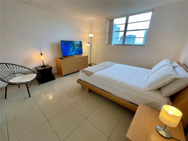 19390 Collins Ave 1405, Sunny Isles Beach, FL 33160