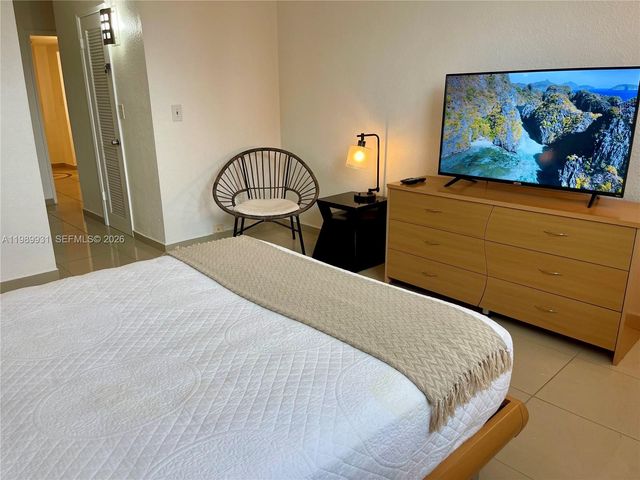 19390 Collins Ave 1405, Sunny Isles Beach, FL 33160