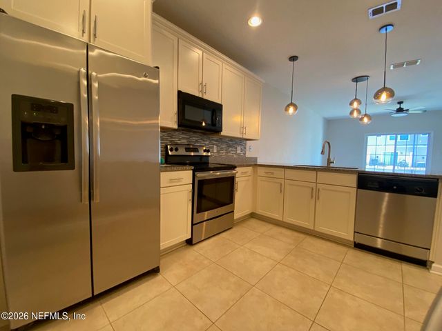 11312 ESTANCIA VILLA Circle 1005, Jacksonville, FL 32246
