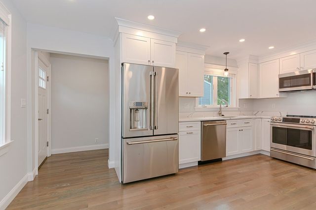 6 Lord Ter 1, Woburn, MA 01801