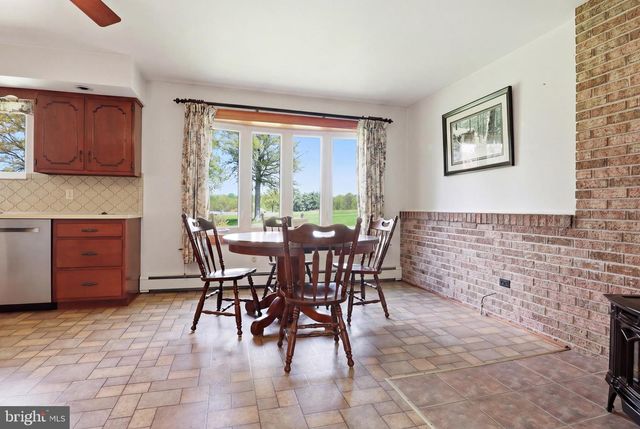 60 CATALINA DR, Mount Wolf, PA 17347