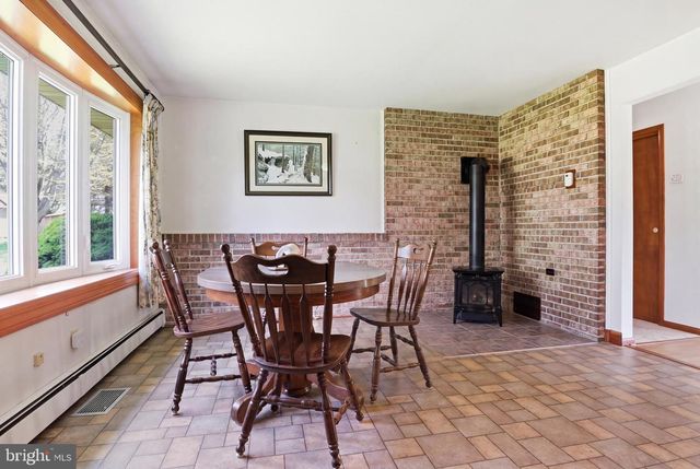 60 CATALINA DR, Mount Wolf, PA 17347