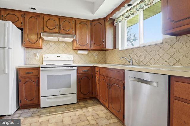 60 CATALINA DR, Mount Wolf, PA 17347