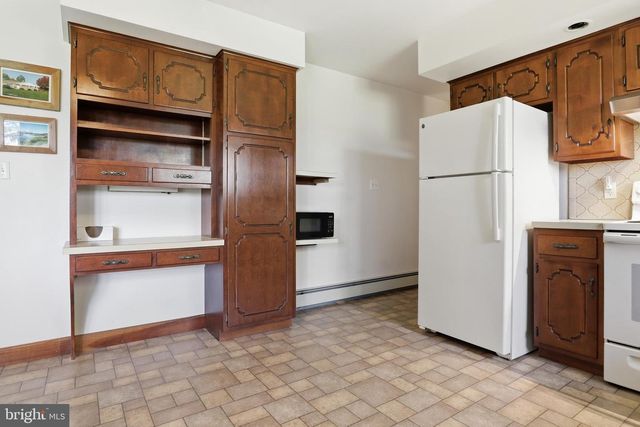 60 CATALINA DR, Mount Wolf, PA 17347
