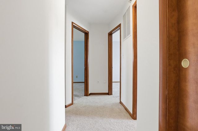60 CATALINA DR, Mount Wolf, PA 17347