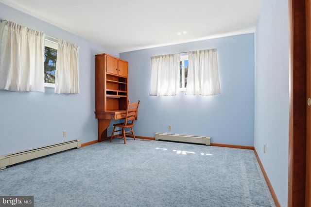60 CATALINA DR, Mount Wolf, PA 17347