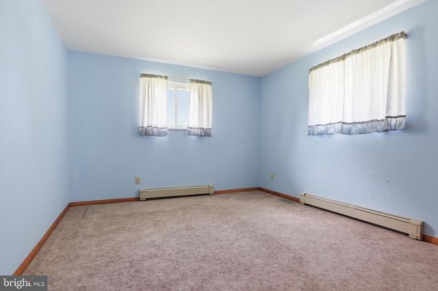 60 CATALINA DR, Mount Wolf, PA 17347