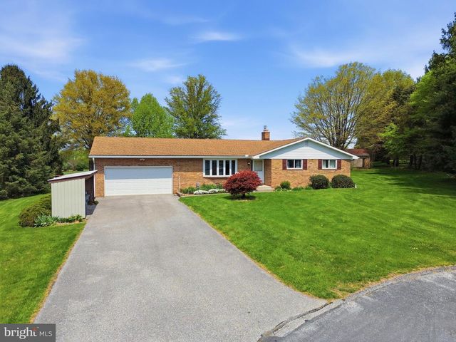 60 CATALINA DR, Mount Wolf, PA 17347