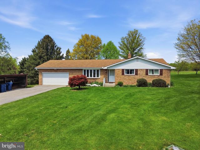 60 CATALINA DR, Mount Wolf, PA 17347