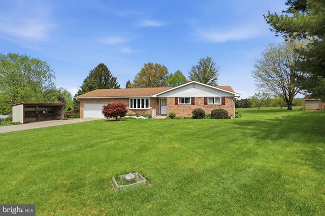 60 CATALINA DR, Mount Wolf, PA 17347