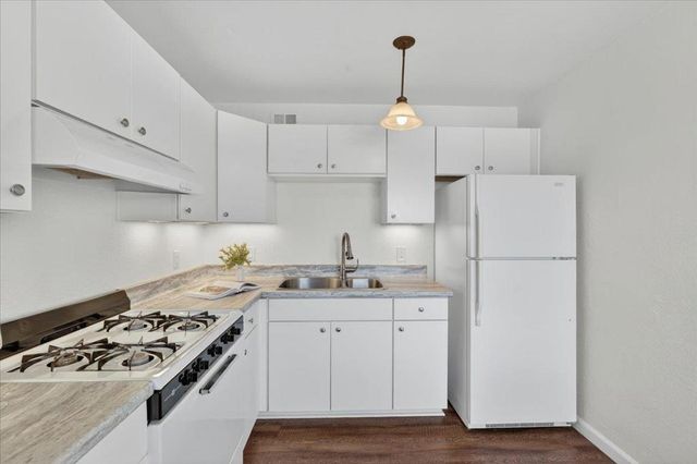 500 Glenwood Circle 224, Monterey, CA 93940
