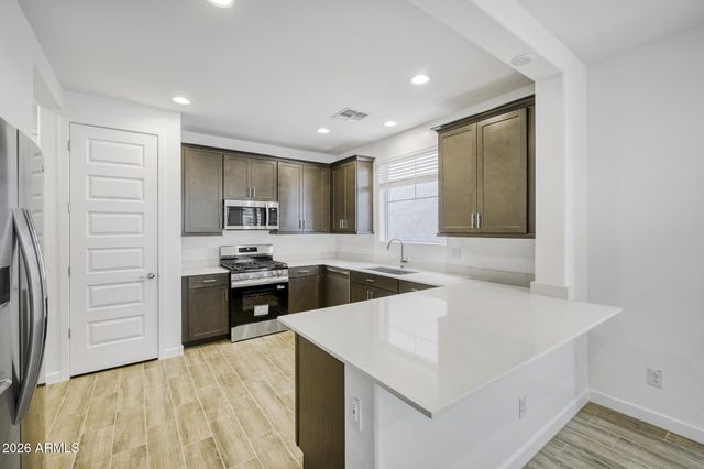 8258 E PRAIRIE Avenue, Mesa, AZ 85212