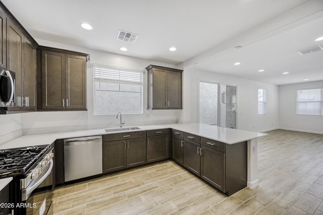 8258 E PRAIRIE Avenue, Mesa, AZ 85212