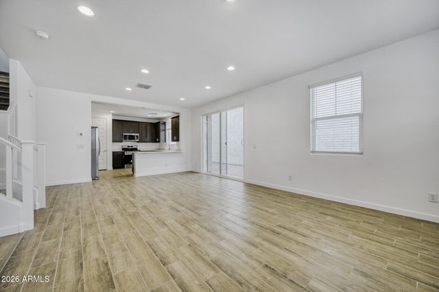 8258 E PRAIRIE Avenue, Mesa, AZ 85212