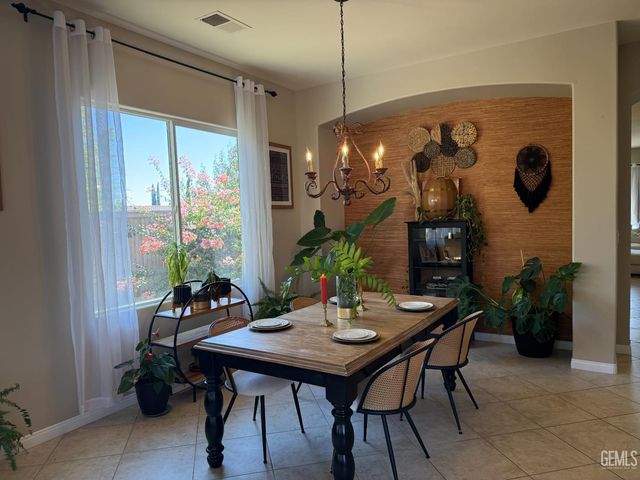 6702 Aretino Way, Bakersfield, CA 93306