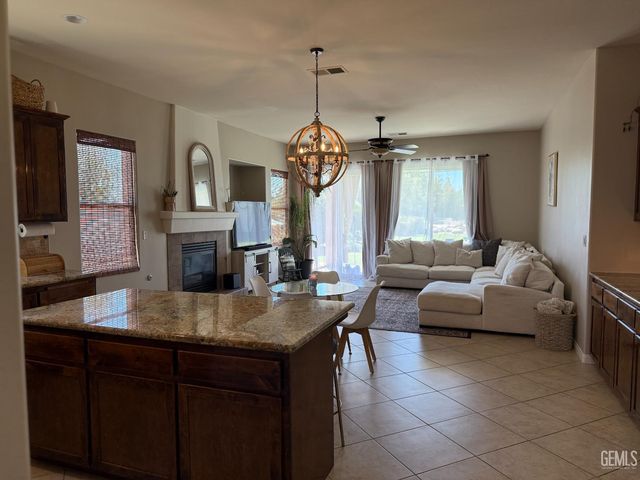 6702 Aretino Way, Bakersfield, CA 93306