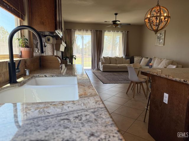 6702 Aretino Way, Bakersfield, CA 93306