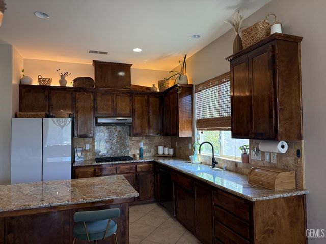 6702 Aretino Way, Bakersfield, CA 93306