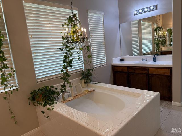 6702 Aretino Way, Bakersfield, CA 93306