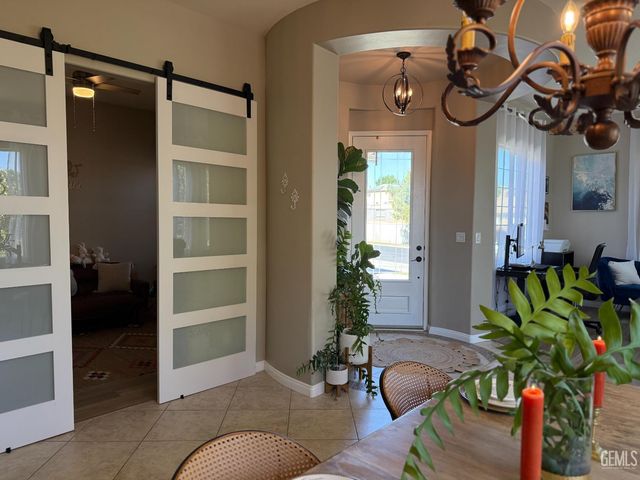 6702 Aretino Way, Bakersfield, CA 93306