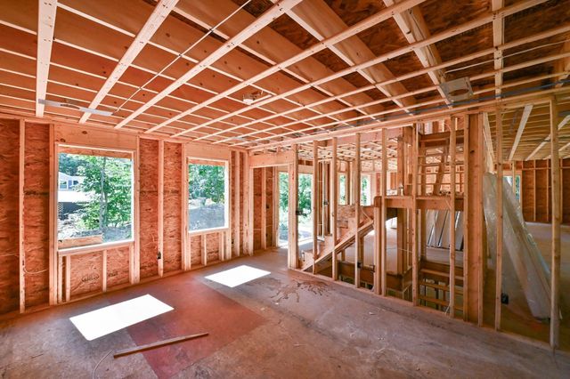 35 Sawmill Rd, Dudley, MA 01571
