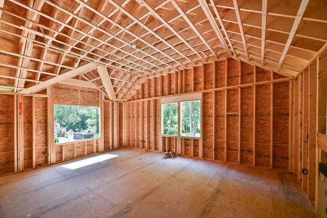 35 Sawmill Rd, Dudley, MA 01571