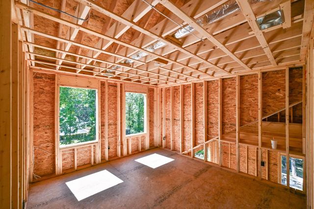35 Sawmill Rd, Dudley, MA 01571