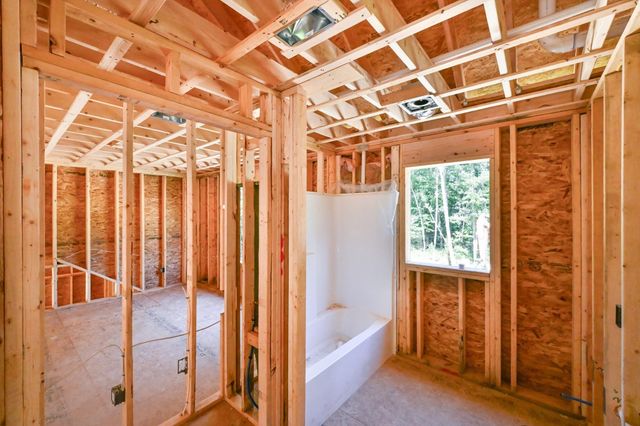 35 Sawmill Rd, Dudley, MA 01571