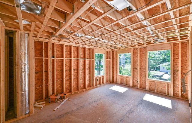 35 Sawmill Rd, Dudley, MA 01571