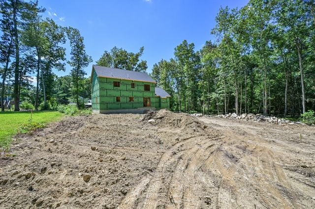 35 Sawmill Rd, Dudley, MA 01571