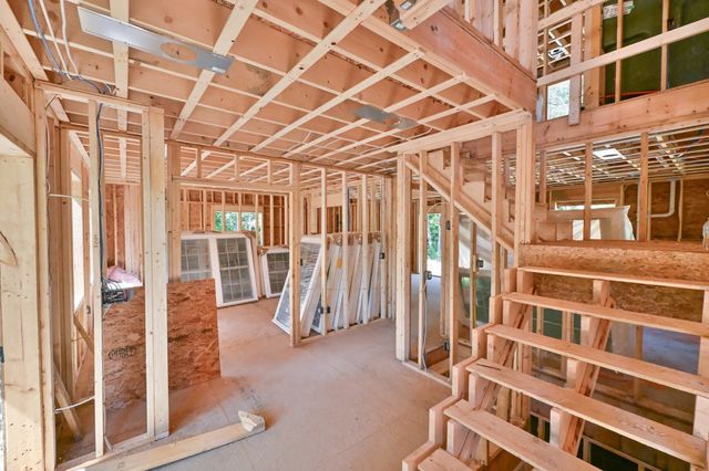 35 Sawmill Rd, Dudley, MA 01571