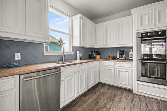 13318 Binnacle Way, Galveston, TX 77554