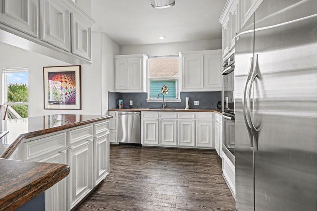13318 Binnacle Way, Galveston, TX 77554
