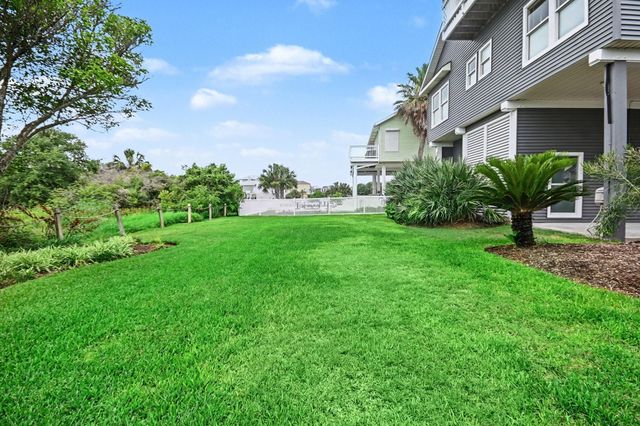 13318 Binnacle Way, Galveston, TX 77554