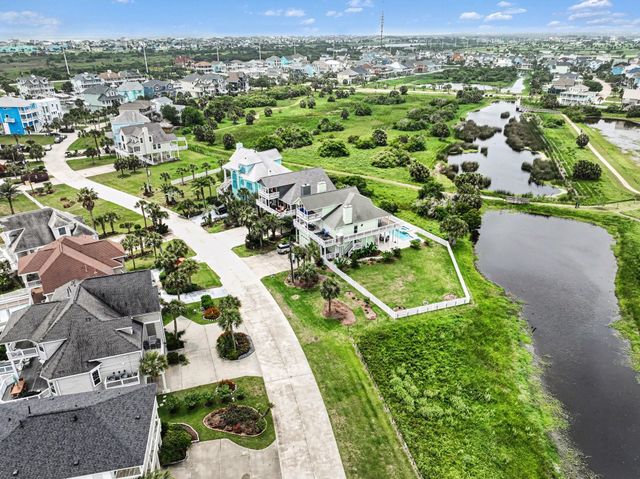 13318 Binnacle Way, Galveston, TX 77554