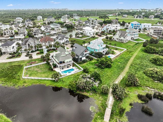 13318 Binnacle Way, Galveston, TX 77554