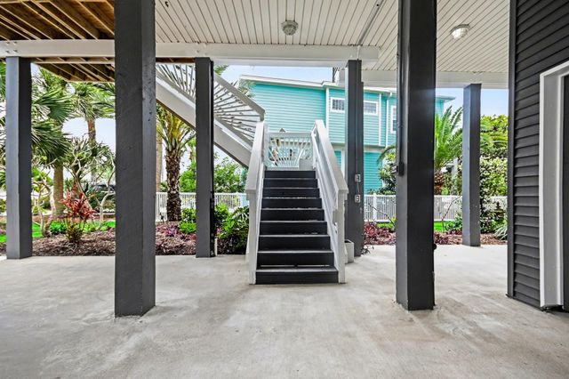 13318 Binnacle Way, Galveston, TX 77554