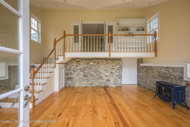 477 Fog Hill Road, Austerlitz, NY 12017