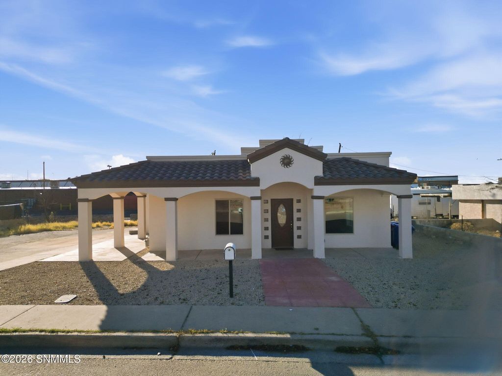 1840 San Juan Avenue, Las Cruces, NM 88001
