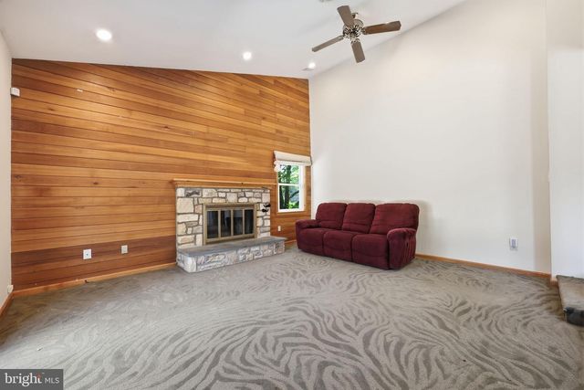 1272 KNOX DR, Yardley, PA 19067