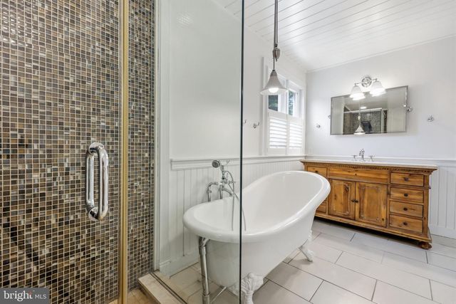 1272 KNOX DR, Yardley, PA 19067