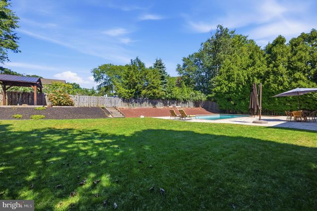 1272 KNOX DR, Yardley, PA 19067