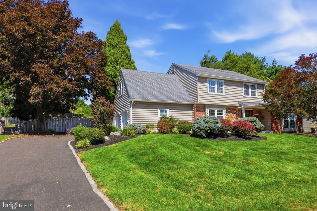 1272 KNOX DR, Yardley, PA 19067