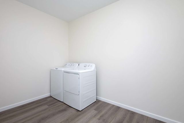 2592 MIDDLE Road 202, Bettendorf, IA 52722