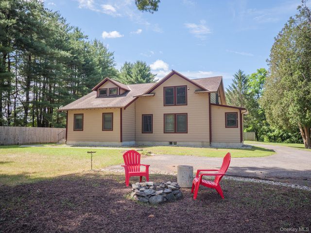 11 Kessler Drive, Hyde Park, NY 12538